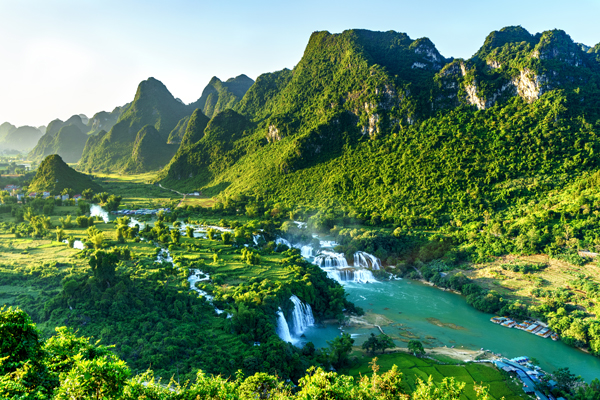 Scenic photo of Vietnam mountains