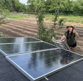 The UIC student organization Engineers for a Sustainable World (ESW) recently designed, built, and installed a solar refrigerator for The Love Fridge Chicago at its Chicago Patchwork Farms location. 