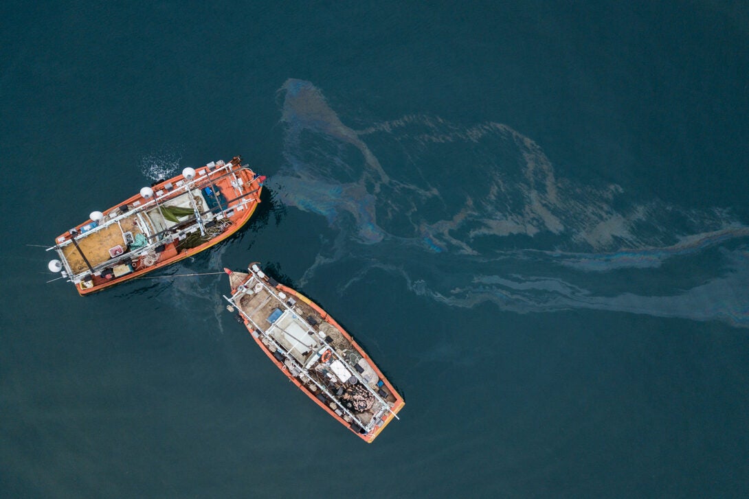 Cleanups after oil spills usually focus on the oil slick on the water’s surface. But new research from UIC shows some oil may remain suspended in the water.